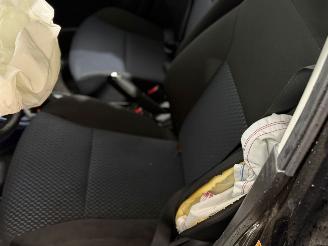 Suzuki Ignis 1.2 Dual Jet 16V Smart Hybrid Hatchback 4Dr Elektrisch Benzine 1.242cc 61kW (83pk) picture 10