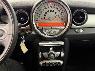 Mini One CLUBMAN 1.4 16V One Combi/o  Benzine 1.397cc 70kW (95pk) FWD picture 11