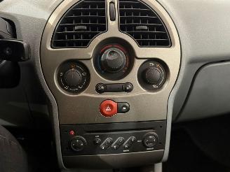 Renault Modus 1.2 16V TCE 100 MPV  Benzine 1.149cc 74kW (101pk) FWD picture 14