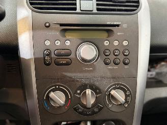 Opel Agila 1.0 12V MPV  Benzine 996cc 50kW (68pk) FWD picture 11