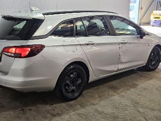 Opel Astra SPORTS TOURER 1.6 CDTI 110 16V Combi/o  Diesel 1.598cc 81kW (110pk) FWD picture 7