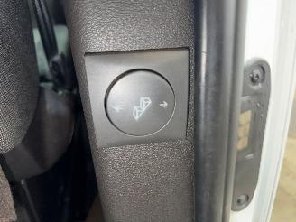 Ford Transit CUSTOM personenbus 2.2 TDCi 16V Bus  Diesel 2.198cc 92kW (125pk) FWD picture 12