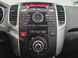 Kia Venga 1.4 CVVT 16V MPV  Benzine 1.396cc 66kW (90pk) FWD picture 11