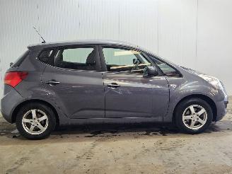 Kia Venga 1.4 CVVT 16V MPV  Benzine 1.396cc 66kW (90pk) FWD picture 7