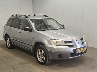  Mitsubishi Outlander 2.0 16V 4x2 SUV  Benzine 1.997cc 100kW (136pk) FWD 2005/10