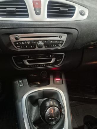 Renault Grand-scenic 1.4 16V TCe 130 MPV  Benzine 1.397cc 96kW (131pk) FWD picture 9