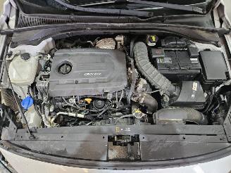 Hyundai I-30 1.6 CRDi 16V VGT Hatchback  Diesel 1.582cc 81kW (110pk) FWD picture 9