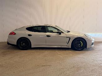 Porsche Panamera S E-HYBRID 3.0 V6 24V S E-Hybrid Liftback  Elektrisch Benzine 2.995cc 245kW (333pk) RWD picture 2