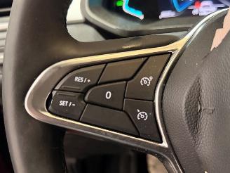 Renault Captur E-TECH HYBRID picture 19