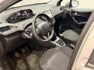 Peugeot 208 1.6 Blue HDi 75 picture 13