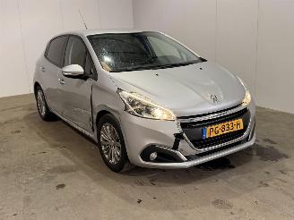 Peugeot 208 1.6 Blue HDi 75 picture 9