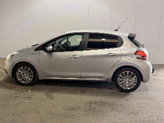 Peugeot 208 1.6 Blue HDi 75 picture 2