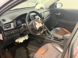 Kia Niro 1.6 GDI Hybrid SUV picture 12