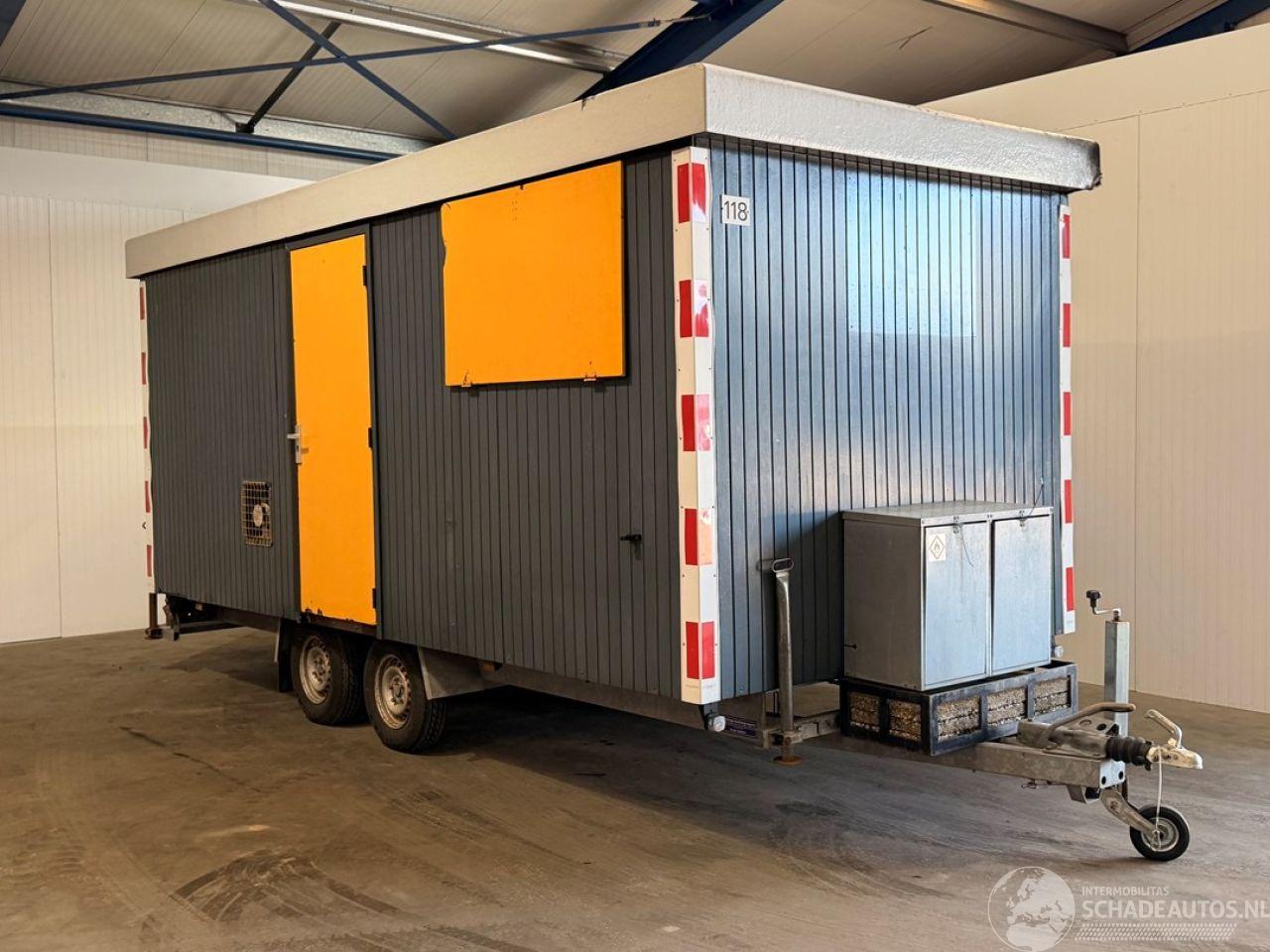 -  Schaftwagen met toilet!