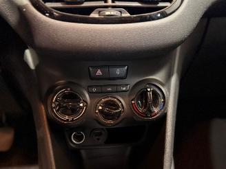 Peugeot 208 1.0 Vti 12V PureTech Hatchback  Benzine picture 12