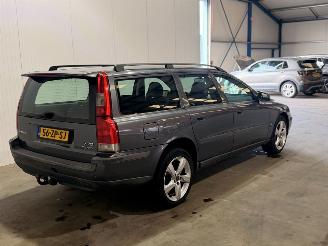 Volvo V-70 2.4 D5 AWD Geartronic C.L. picture 3
