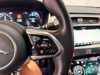 Jaguar I-Pace EV400 AWD picture 18
