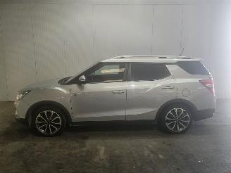 Ssang yong  XLV 1.6 e-XDi 16V 2WD SUV  Diesel 1.597cc 85kW (116pk) FWD picture 4