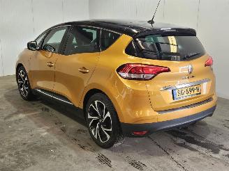 skadebil auto Renault Scenic 1.3 TCE 140 16V MPV  Benzine 1.332cc 103kW (140pk) FWD 2018/3