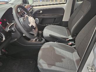 Volkswagen Up! 1.0 12V 60 Hatchback  Benzine 999cc 44kW (60pk) picture 11