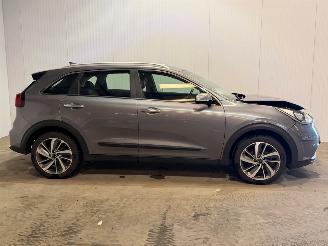 Kia Niro 1.6 GDi Hybrid DynamicLine picture 2