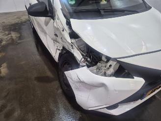 Toyota Aygo Aygo (B40), Hatchback, 2014 1.0 12V VVT-i picture 3