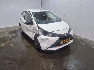 Coche siniestrado Toyota Aygo Aygo (B40), Hatchback, 2014 1.0 12V VVT-i 2016/6