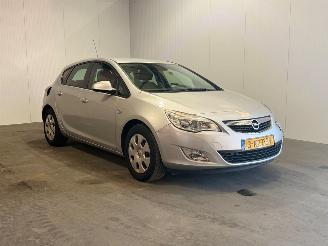  Opel Astra 1.7 CDTi Cosmo 2011/9