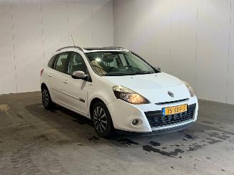 Damaged car Renault Clio 1.5 dCi Night & Day 2012/5