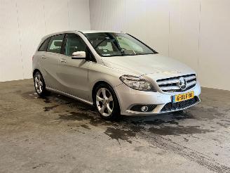 damaged passenger cars Mercedes B-klasse 180 CDI Ambition 2013/6