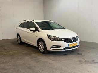 damaged passenger cars Opel Astra SPORTS TOURER 1.0 Business+ 2017/9