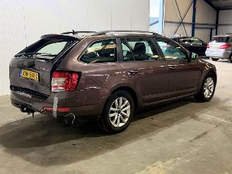 Skoda Octavia 1.6 TDI Greentech Ambition picture 3