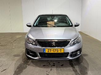 Peugeot 308 1.2 PureTech Blue Lease Executive picture 4