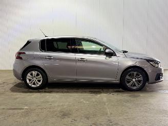 Peugeot 308 1.2 PureTech Blue Lease Executive picture 2