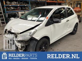 Auto da rottamare Toyota Yaris Yaris III (P13), Hatchback, 2010 / 2020 1.0 12V VVT-i 2013/9