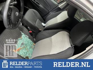 Toyota Yaris Yaris III (P13), Hatchback, 2010 / 2020 1.5 16V Hybrid picture 9