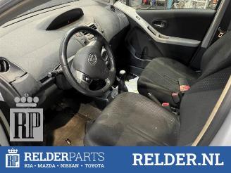 Toyota Yaris Yaris II (P9), Hatchback, 2005 / 2014 1.33 16V Dual VVT-I picture 11