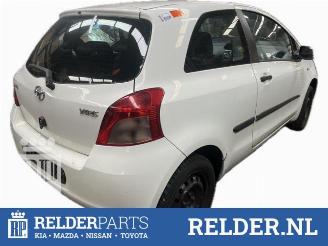 Toyota Yaris Yaris II (P9), Hatchback, 2005 / 2014 1.0 12V VVT-i picture 3