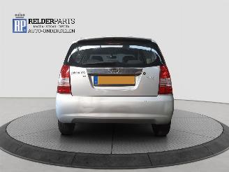 Kia Picanto 1.0 12V picture 4