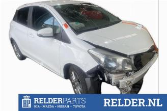 demontáž osobní automobily Toyota Yaris Yaris II (P9), Hatchback, 2005 / 2014 1.33 16V Dual VVT-I 2014/6