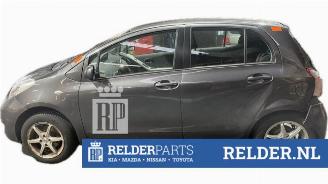 Toyota Yaris Yaris II (P9), Hatchback, 2005 / 2014 1.33 16V Dual VVT-I picture 3