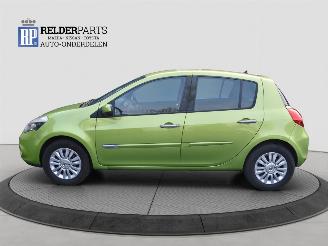 Renault Clio 1.2 16V picture 2