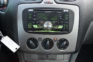 Ford Focus 1.6 16V picture 14