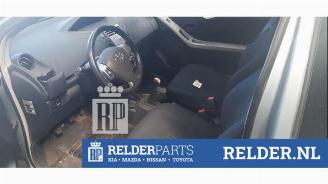 Toyota Yaris Yaris II (P9), Hatchback, 2005 / 2014 1.3 16V VVT-i picture 10