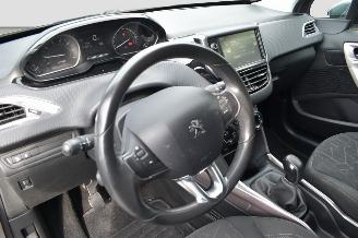 Peugeot 2008 1.2 VTI PURE TECH picture 10
