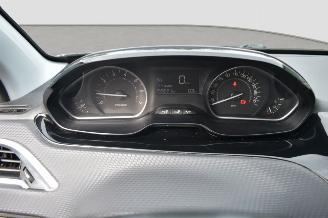 Peugeot 2008 1.2 VTI PURE TECH picture 11