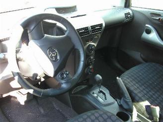 Toyota iQ 1.0 automaat picture 5