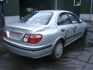 Nissan Almera 1.8 16v automaat picture 3