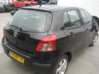 Toyota Yaris 1.3  16v picture 3