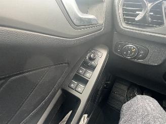 Ford Focus 1.0 EcoBoost Hybrid Connected | picture 16